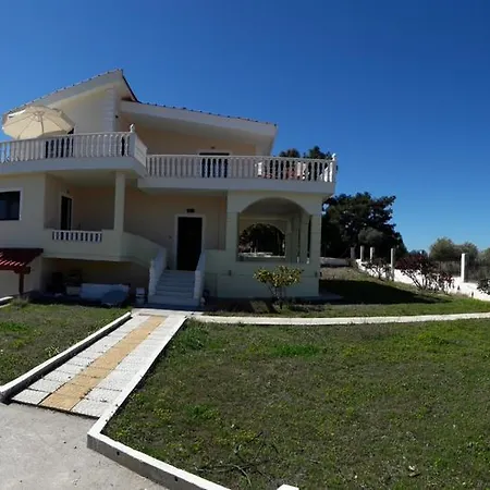 Ieria Villa Potos